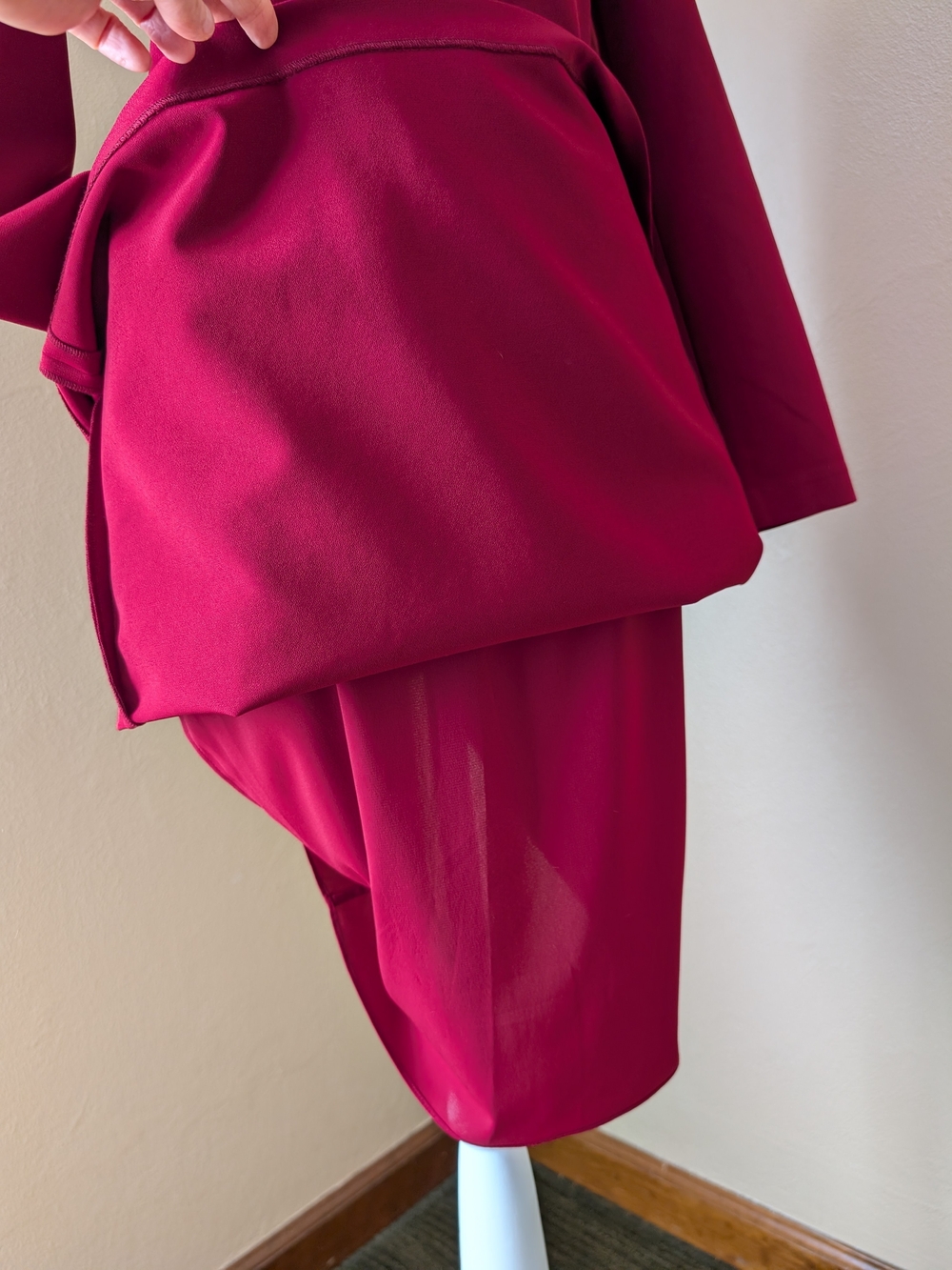 Alice + Olivia Scottie Cut Out Dress | Bordeaux | Size 6 | NWT - Picture 13 of 15